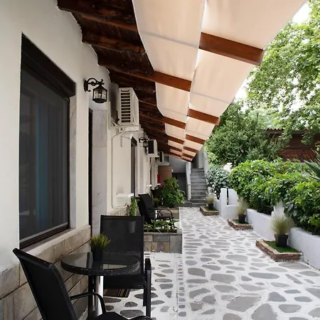 Ostria Hotel *