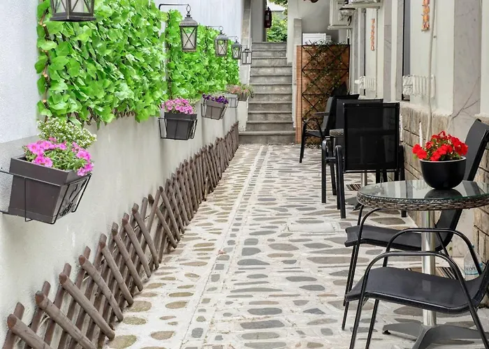 Ostria * Szkála Potamiász